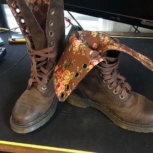 Dr. Martens Triumph Boot